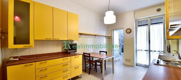 5 rooms Apartment in Monza, Italy No. 143925 25