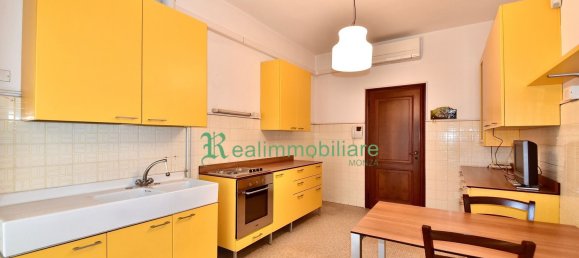 5 rooms Apartment in Monza, Italy No. 143925 24