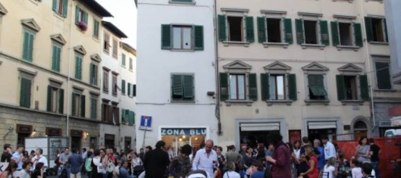 3 bedrooms Apartment in Florence, Italy No. 357114 3