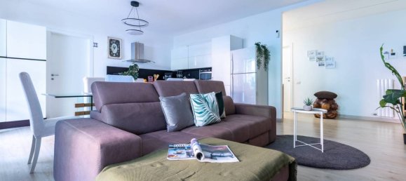 4 bedrooms Apartment in Milan, Italy No. 351665 4