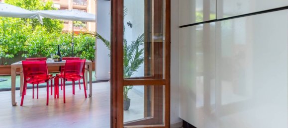 4 bedrooms Apartment in Milan, Italy No. 351665 8