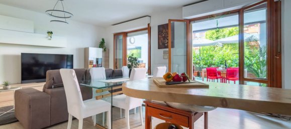 4 bedrooms Apartment in Milan, Italy No. 351665 2