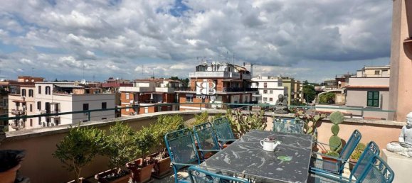 3 rooms Penthouse in Rome, Italy No. 32345 3
