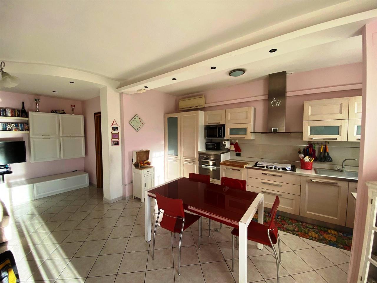 Квартира с 3 комнатами в Мателика, Италия № 154623