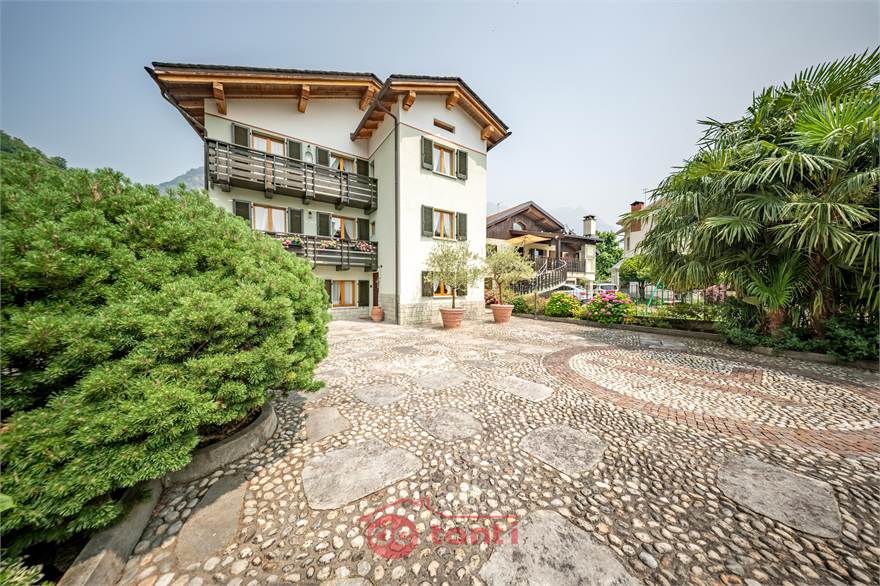 3 Schlafzimmer Haus in Mese, Italy, Nr. 377697