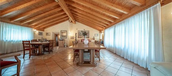 3 Schlafzimmer Haus in Mese, Italy, Nr. 377697 7
