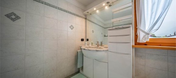 3 Schlafzimmer Haus in Mese, Italy, Nr. 377697 50