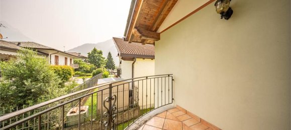 3 Schlafzimmer Haus in Mese, Italy, Nr. 377697 24