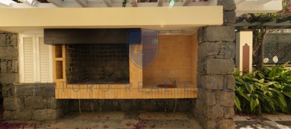 4 bedrooms Villa in Funchal, Portugal No. 140090 8