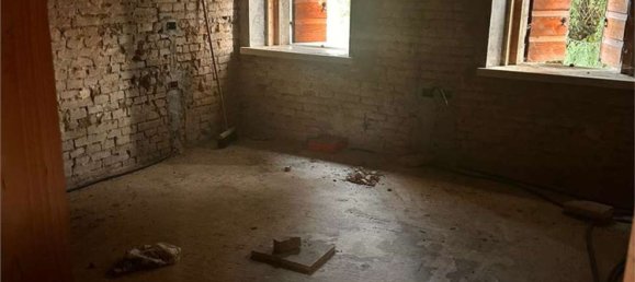 7 rooms House in Roncoferraro, Italy No. 145146 3