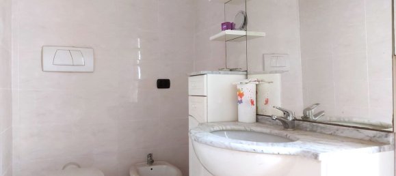 Квартира с 3 комнатами в Фьюмичино, Италия № 46216 14