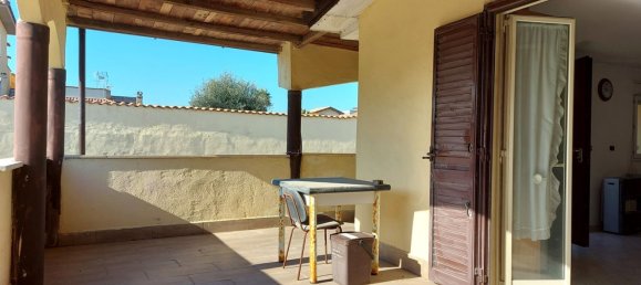 Квартира с 3 комнатами в Фьюмичино, Италия № 46216 3