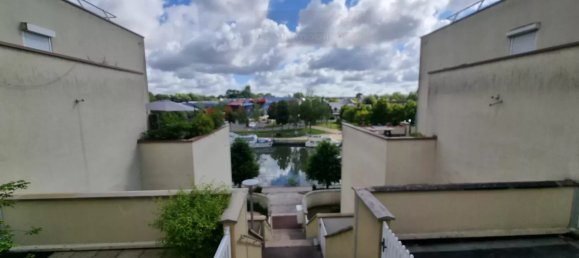 2 bedrooms Apartment in Montargis, France No. 92614 8