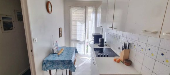 2 bedrooms Apartment in Montargis, France No. 92614 4