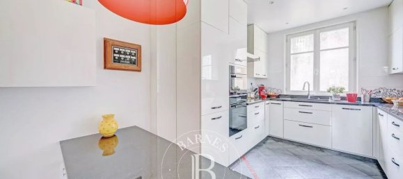 4 bedrooms Apartment in Versailles, France No. 173134 7