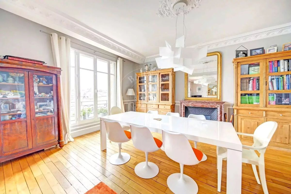 4 bedrooms Apartment in Versailles, France No. 173134