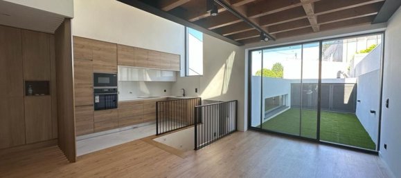 2 bedrooms House in Aguas Santas, Portugal No. 79349 3