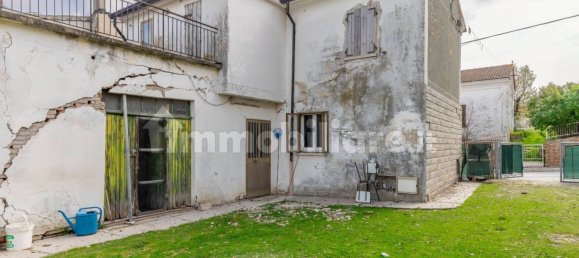 Дом с 4 спальнями в Терре Ровереше, Италия № 285832 8