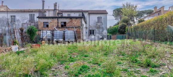 Дом с 4 спальнями в Терре Ровереше, Италия № 285832 9