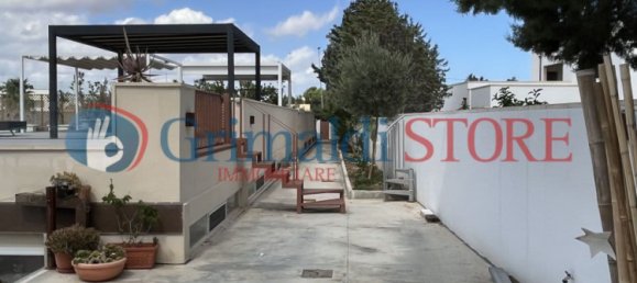 Склад 753м² в Лечче, Италия № 351658 5