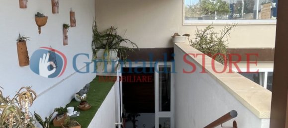 Склад 753м² в Лечче, Италия № 351658 4