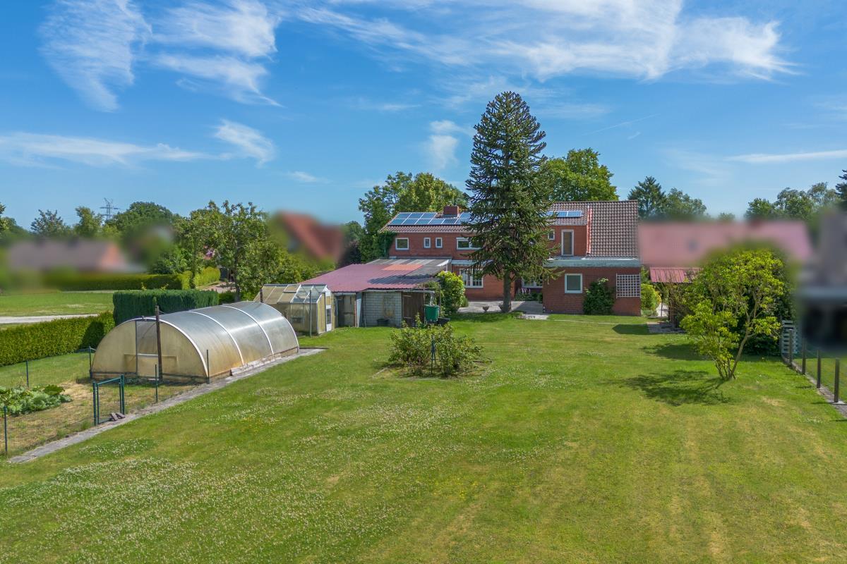 Terreno de 10 habitaciónes en Aurich, Germany No. 27140