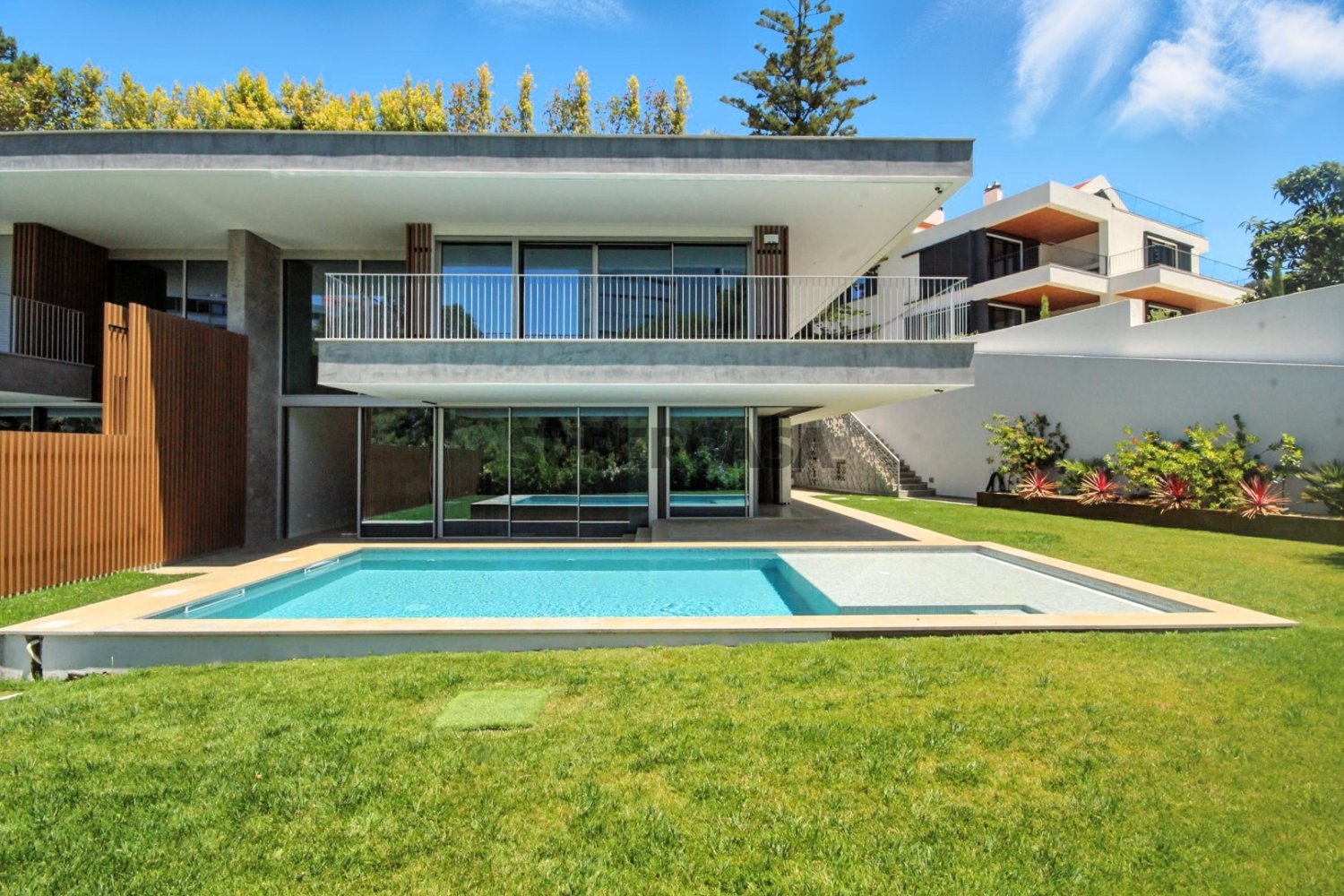 Casa de 4 dormitorios en Cascais, Portugal No. 210675