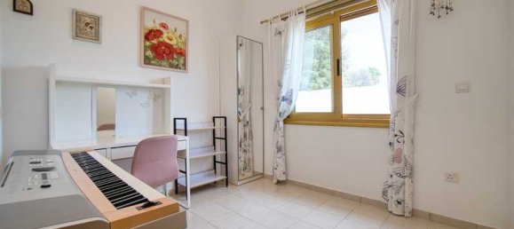 4 bedrooms Villa in Chloraka, Cyprus No. 7209 5