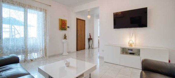 4 bedrooms Villa in Chloraka, Cyprus No. 7209 10