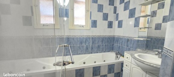 Apartamento de 3 dormitorios en Rhone, France No. 287276 4