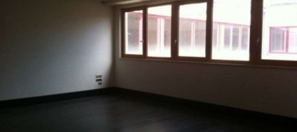 1400m² Office in Casoria, Italy No. 133980 19