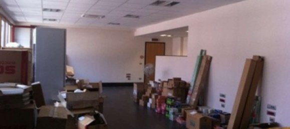 1400m² Office in Casoria, Italy No. 133980 9