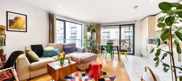 2 bedrooms Apartment in London, United Kingdom No. 3518 2