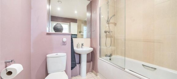 2 bedrooms Apartment in London, United Kingdom No. 3518 11