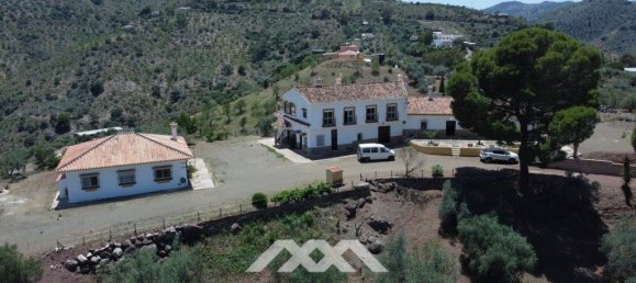 Дом с 18 спальнями в Комарес, Испания № 58096 4