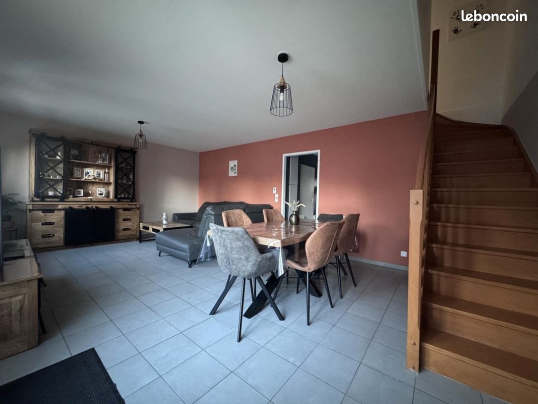 Casa de 3 dormitorios en Nord, France No. 283731