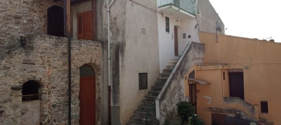 4-Zimmer Haus in Canna, Italy, Nr. 254226 2