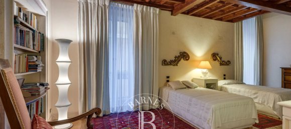 Apartamento T5 em Rome, Italy N.º 390801 26