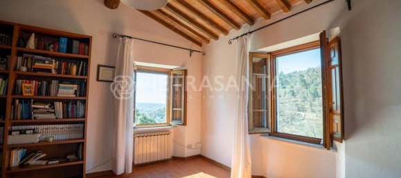 9 rooms House in Pietrasanta, Italy No. 108775 14