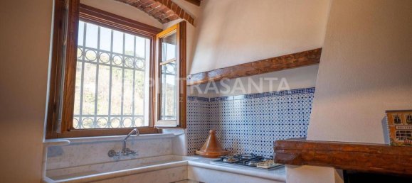 9 rooms House in Pietrasanta, Italy No. 108775 15