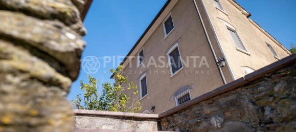 9 rooms House in Pietrasanta, Italy No. 108775 5
