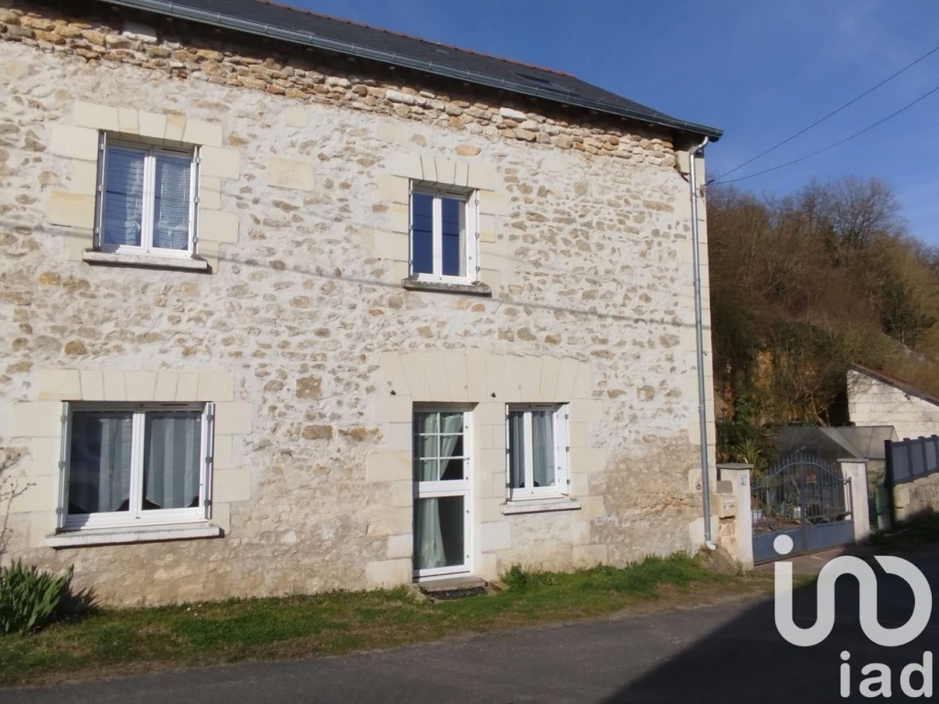 3 bedrooms House in Neuil, France No. 75932