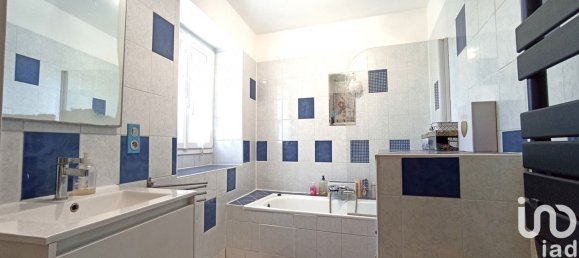 3 bedrooms House in Neuil, France No. 75932 11