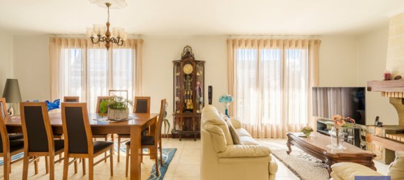 4 bedrooms House in Bondy, France No. 118055 6