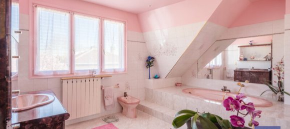 4 bedrooms House in Bondy, France No. 118055 12