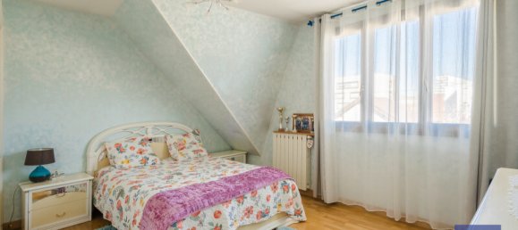 4 bedrooms House in Bondy, France No. 118055 10