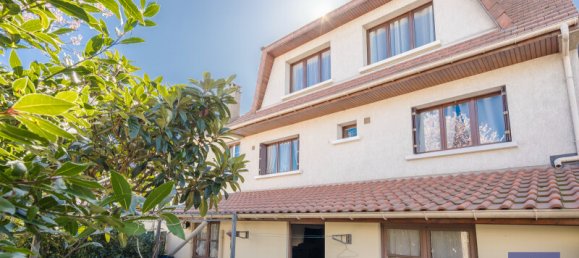 4 bedrooms House in Bondy, France No. 118055 2