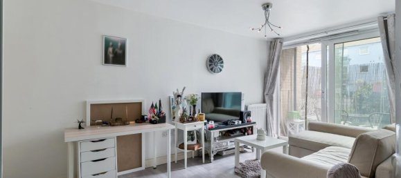 Studio in Feltham, United Kingdom No. 9864 3