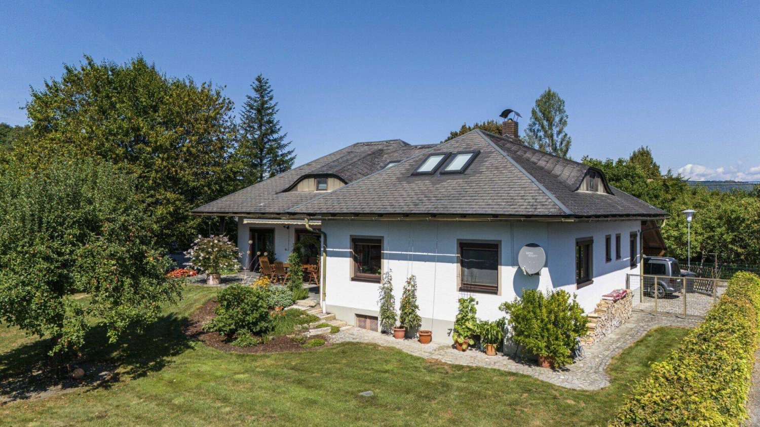 8 rooms Bungalow in Klagenfurt am Worthersee, Austria No. 241393