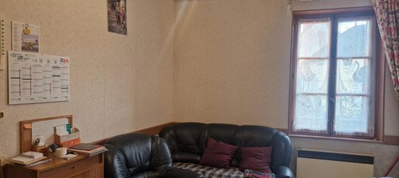 3 bedrooms House in Fleuriel, France No. 200185 5